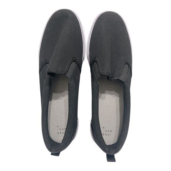 NWT A New Day Women’s Black/White Millie Twin Gore Slip-On Sneakers - 12W - Picture 2 of 8